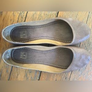 Frye Carson  ballet flats size 10 warm grey